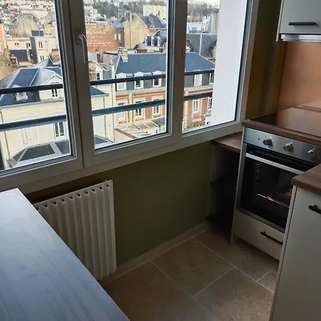 Apartment 56 Kitchener Lh *