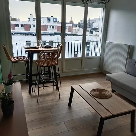 56 Kitchener Lh Apartment